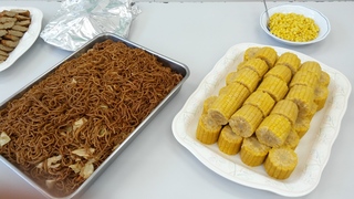 バイキング(やきそば・とうもろこし).jpg